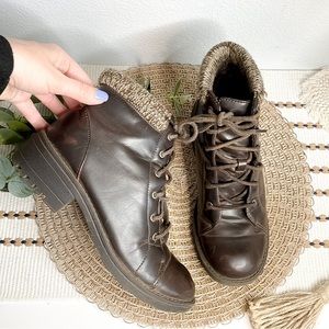 PREDICTIONS | Brown Ankle Chunky Heel Bootie